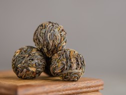 Шэн пуэр &amp;quot;Сигуй Лун Чжу&amp;quot;, 2023г., в шариках