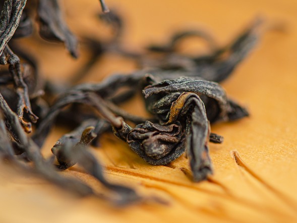 Уи Шань Е Шен Хун Ча (Дикий Красный из Уишани), весна 2025 г.