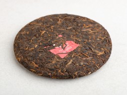 Шу пуэр &amp;quot;Темная Сторона Луны&amp;quot; (Луна), Мэнхай, Чайная Почта, пресс 2024г., 200г. 