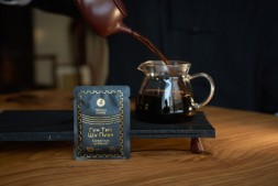 Гун Тин Шу Пуэр в плитке из Мэнхая, серия &amp;quot;Чайные Марки&amp;quot;, Чайная Почта, 10 г., 2025 г.