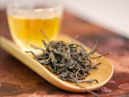 Шэн пуэр &amp;quot;Мао Ча Шуй Го Сян&amp;quot; (фруктовый аромат), Манфэй, 2025 г.