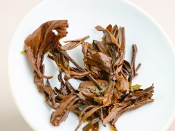 &amp;quot;Нин Мэн Хун Ча&amp;quot; (Дянь Хун с лимонником), 2025г.