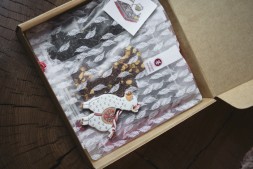 Набор чая &amp;quot;С Новым Годом и Рождеством!&amp;quot; с игрушкой на елку от MOON CERAMIC