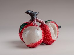 Фигурка #368,  меняющая цвет, пластик, 9х7 см.