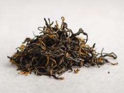 Гуйчжоу Цзюнь И Дун Фан Хун &amp;quot;АА&amp;quot; (Алеющий Восток)