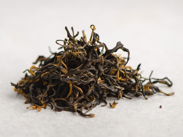 Гуйчжоу Цзюнь И Дун Фан Хун &amp;quot;АА&amp;quot; (Алеющий Восток)