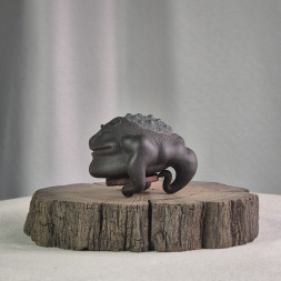 Фигурка #599, глина, 8х8 см