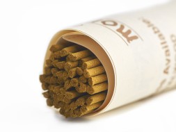 Японское благовоние Morning Star Sandalwood (Сандаловое дерево), 50 штук, подставка