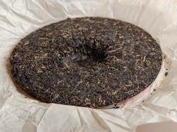 Шэн пуэр &amp;quot;Иу Чжэнь Цан&amp;quot;, 357г., 2002 г.