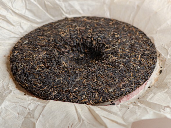 Шэн пуэр &amp;quot;Иу Чжэнь Цан&amp;quot;, 357г., 2002 г.