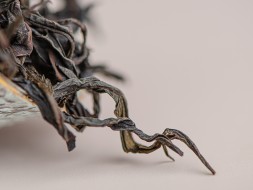 Лао Цун Да Хун Пао &amp;quot;ААА+&amp;quot;(Большой Красный Халат со Старых Кустов)