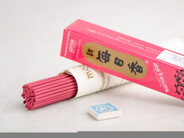 Японское благовоние Morning Star Lotus (Лотос), 50 штук, подставка