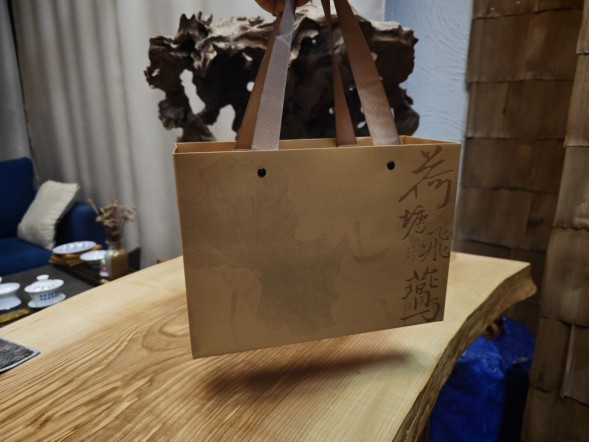 Подарочная упаковка для чая &amp;quot;Ласточки и Лотосы&amp;quot;, 2 банки, пакет.