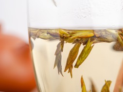 Гу Шу Е Шэн Цзы Я Бао "ААА" 2024 г., "Изумрудно-пурпурный из Фэнцин"