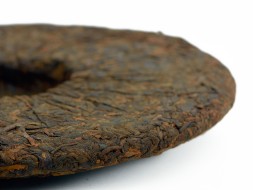 Шу пуэр &amp;quot;Грецкий орех из Мэнку&amp;quot;, 357 г., 2011г.