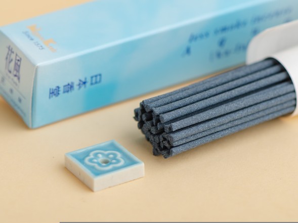 Японское благовоние Ka-Fuh Aqua (Цикламен), 50 штук + подставка