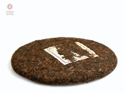 Шу пуэр &amp;quot;Вино с деревьев&amp;quot; (Му Е Чунь Гун Тин), Мэнку, 2016 г., 400 г.