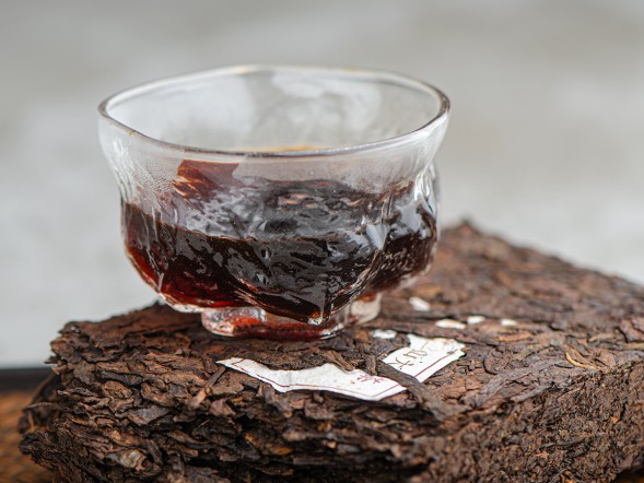 Шу пуэр &amp;quot; Иу Да Шу&amp;quot;, ф-ка Юн Чжень, 250гр., 2006г.