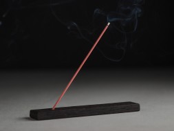 Набор японских благовоний "Chinmoku" (Тишина), 20 палочек + подставка для благовоний.