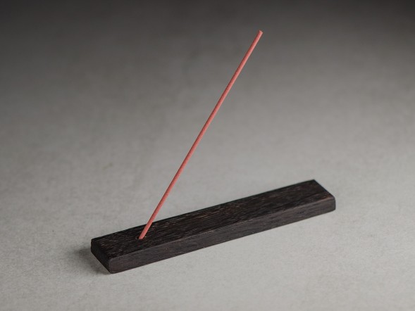 Набор японских благовоний &amp;quot;Chinmoku&amp;quot; (Тишина), 20 палочек + подставка для благовоний.