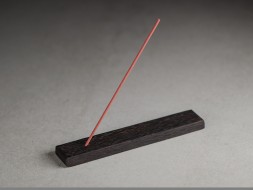 Набор японских благовоний "Chinmoku" (Тишина), 20 палочек + подставка для благовоний.