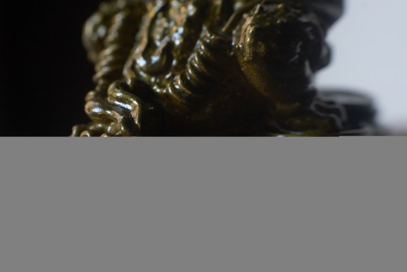 Фигурка #540, меняющая цвет, пластик, 8см.