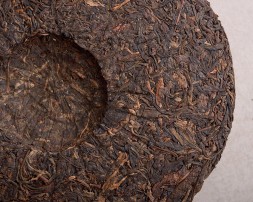 Шэн пуэр &amp;quot;Иу Люй Инь Да Е&amp;quot;, 2007г., 357г.