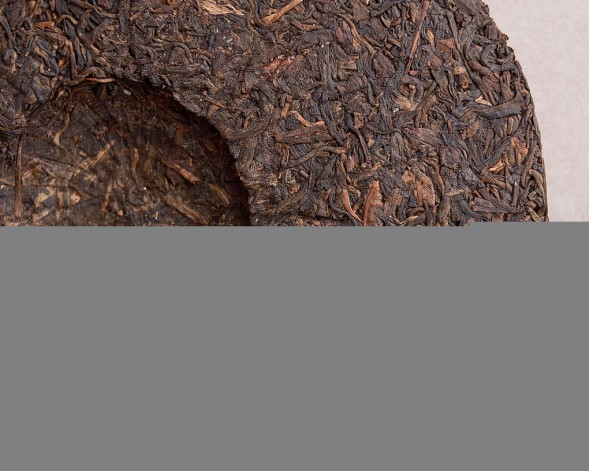 Шэн пуэр &amp;quot;Иу Люй Инь Да Е&amp;quot;, 2007г., 357г.