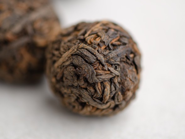 Шу пуэр &amp;quot;Мэнхай в шариках&amp;quot; &amp;quot;АА&amp;quot;,  2011 г.