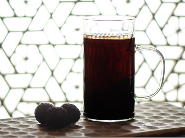 Шу пуэр &amp;quot;Мэнхай в шариках&amp;quot; &amp;quot;АА&amp;quot;,  2011 г.