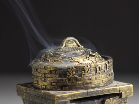 Подставка для благовония #322, пластик, 11 см., + спиральные благовоний (Османтус, Жасмин, Лаванда) по 48 спиралей.