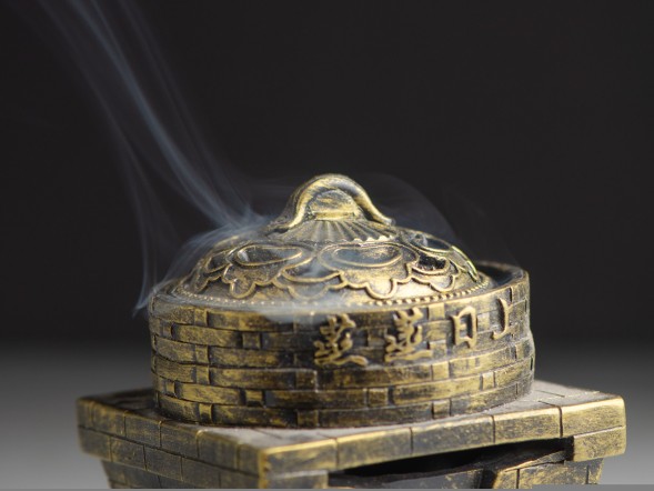 Подставка для благовония #322, пластик, 11 см., + спиральные благовоний (Османтус, Жасмин, Лаванда) по 48 спиралей.